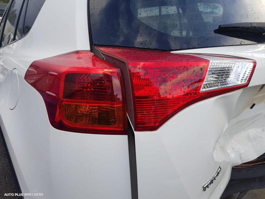 2013 Toyota Rav4 Right Rear Door Window
