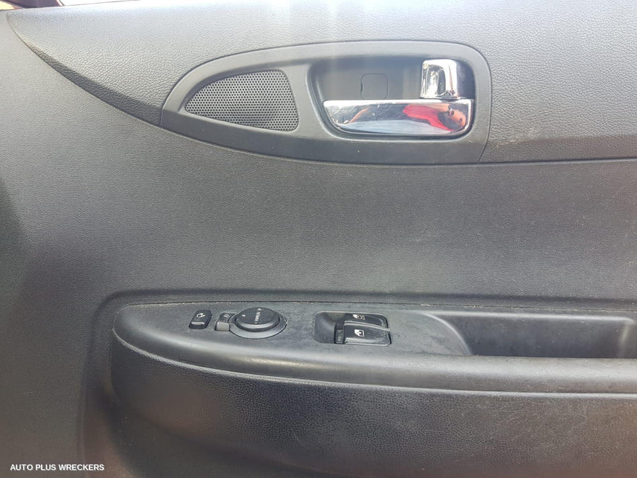 2015 HYUNDAI I20 RIGHT FRONT DOOR WINDOW