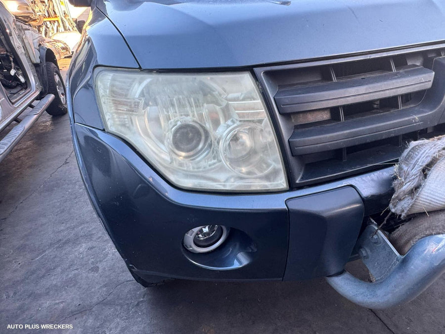 2010 Mitsubishi Pajero Right Front Window Reg Motor