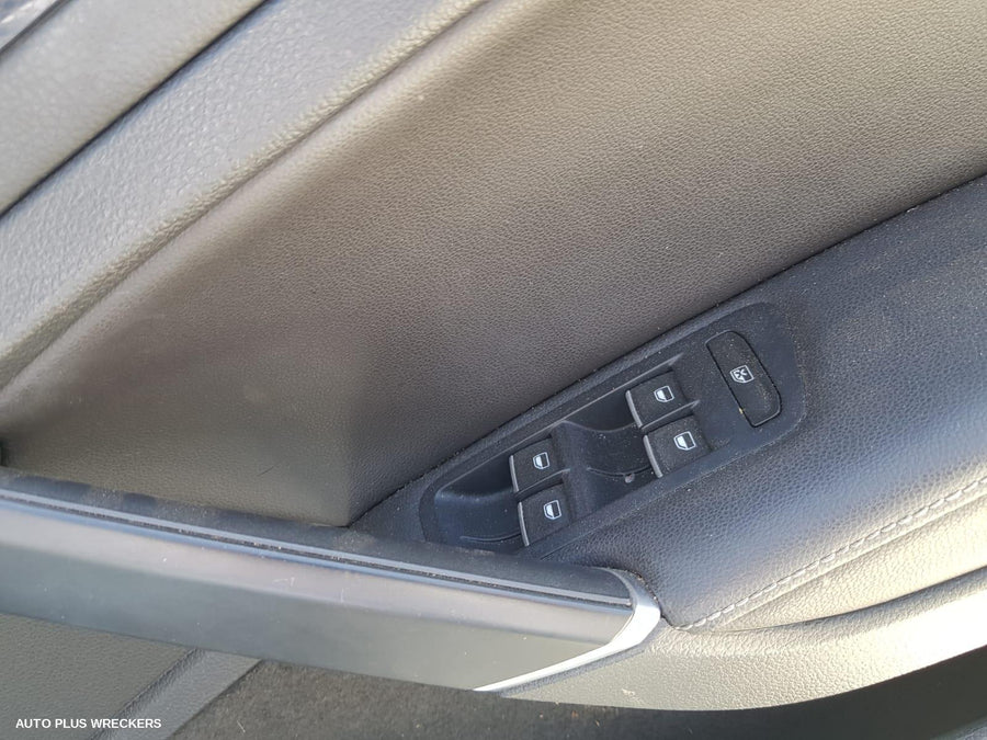 2014 VOLKSWAGEN GOLF FAN