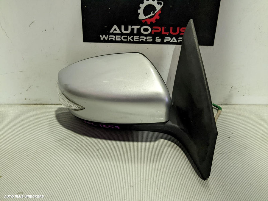 2012-2017 Nissan Pulsar Right Door Mirror
