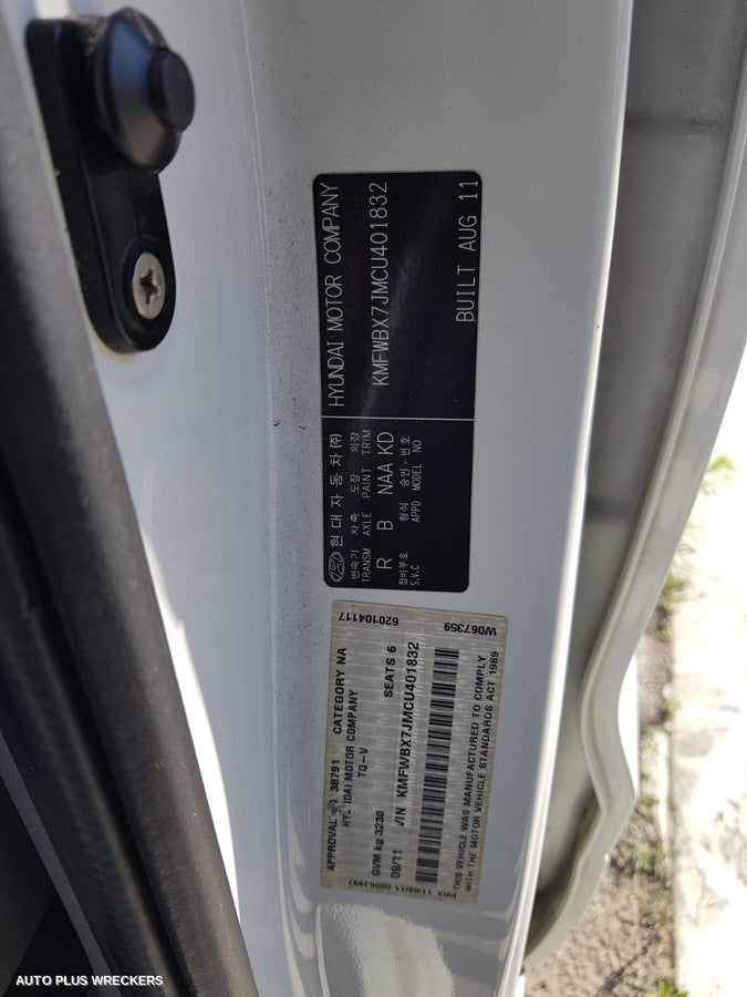 2011 Hyundai Iload/imax 2nd Seat  Rear Seat