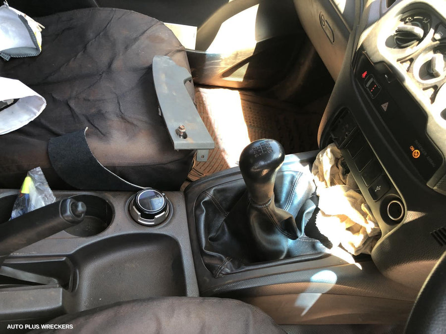 2016 Mitsubishi Triton Right Front Door Window