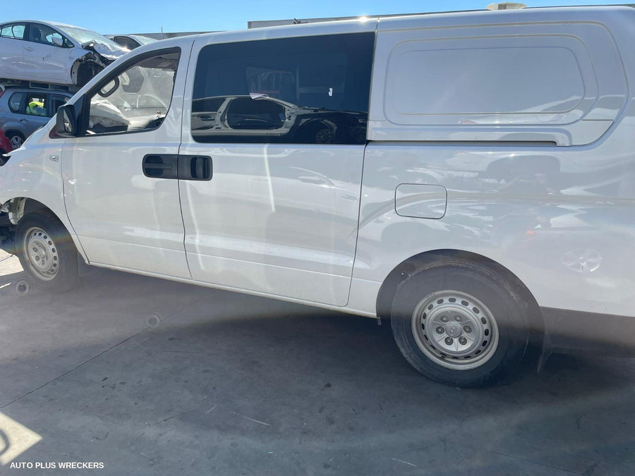 2019 Hyundai Iload/imax Right Front Door Window