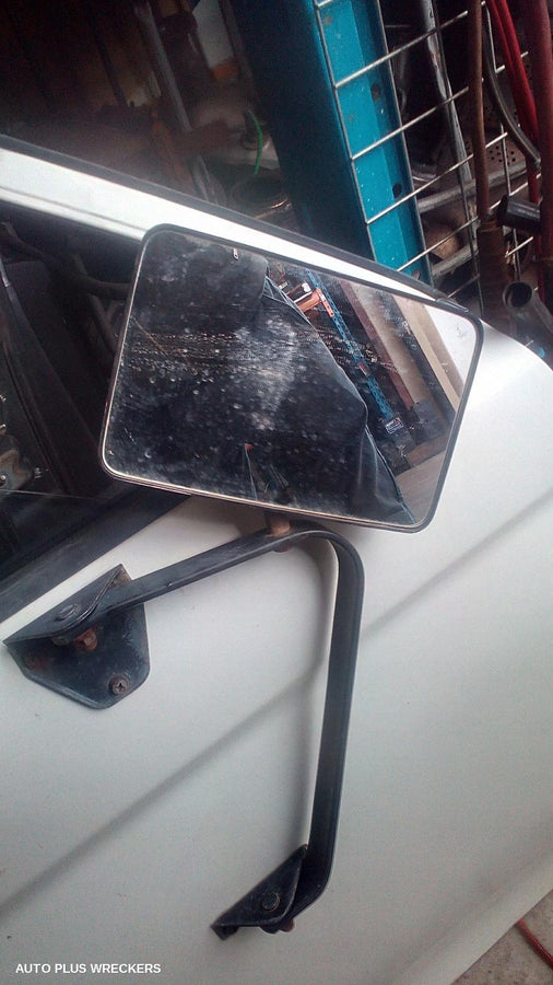 2005 Mitsubishi Triton Right Front Door