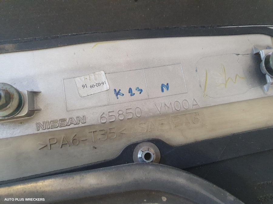 2009 Nissan Navara Bonnet Scoop