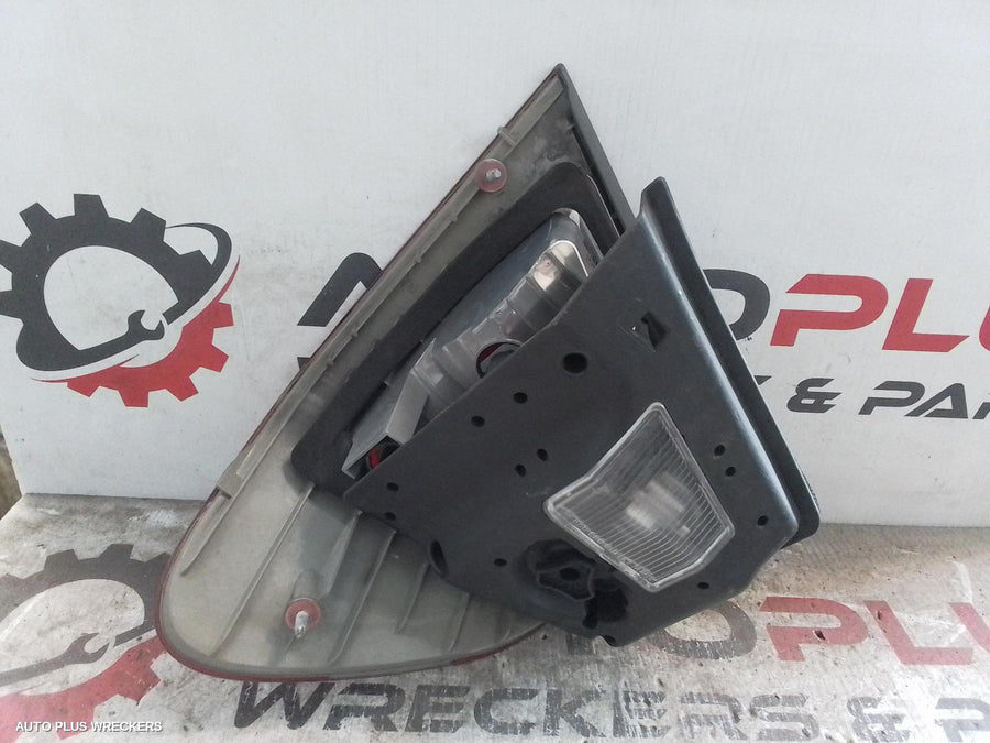 2001-2005 Bmw 3 Series Left Taillight