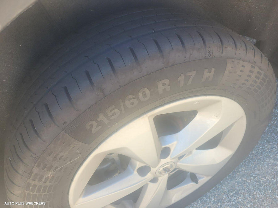 2020 Nissan Qashqai Left Front Lower Control Arm