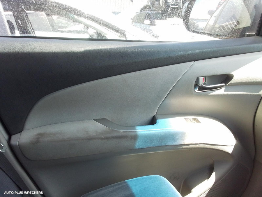 2007 TOYOTA TARAGO LEFT REAR DOOR SLIDING