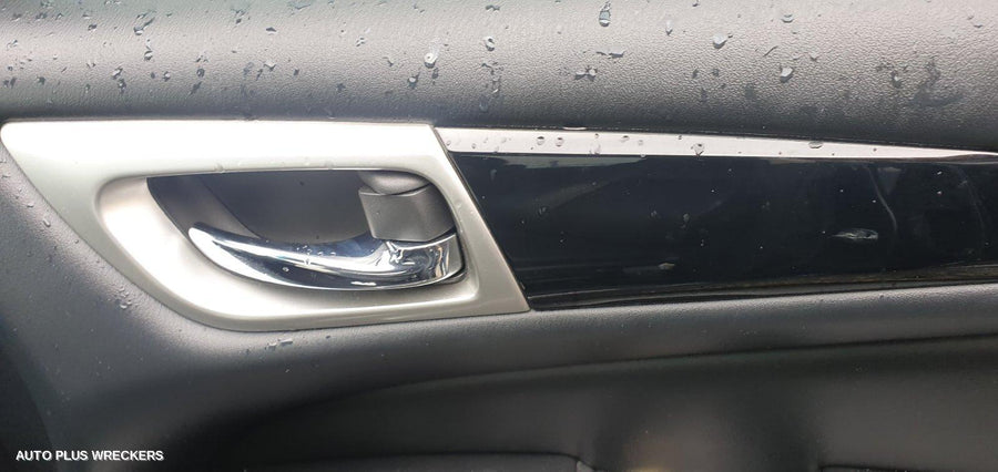 2013 Nissan Pathfinder Right Rear Door Window