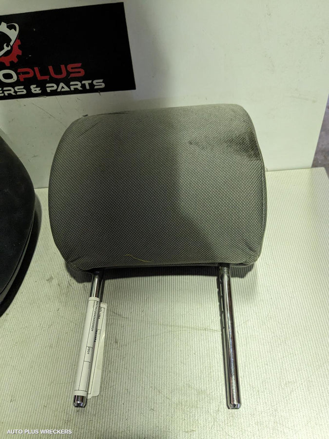 2005-2015 Nissan Navara Headrest