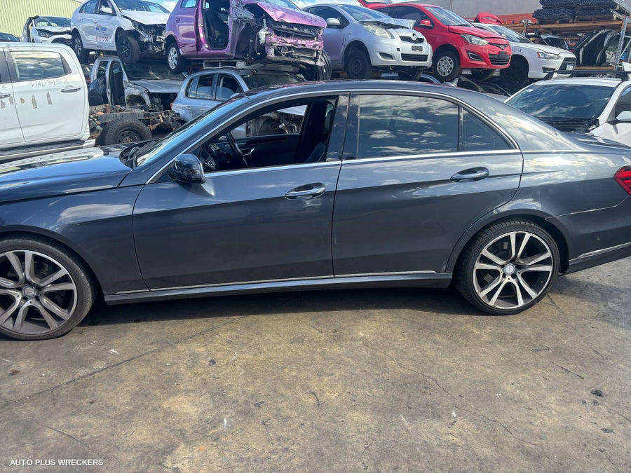 2013 Mercedes E Class Right Door Mirror