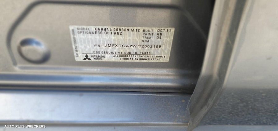 2011 Mitsubishi Asx Right Front Door