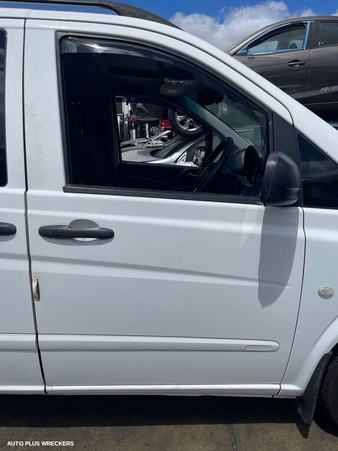 2014 Mercedes Vito Front Seat