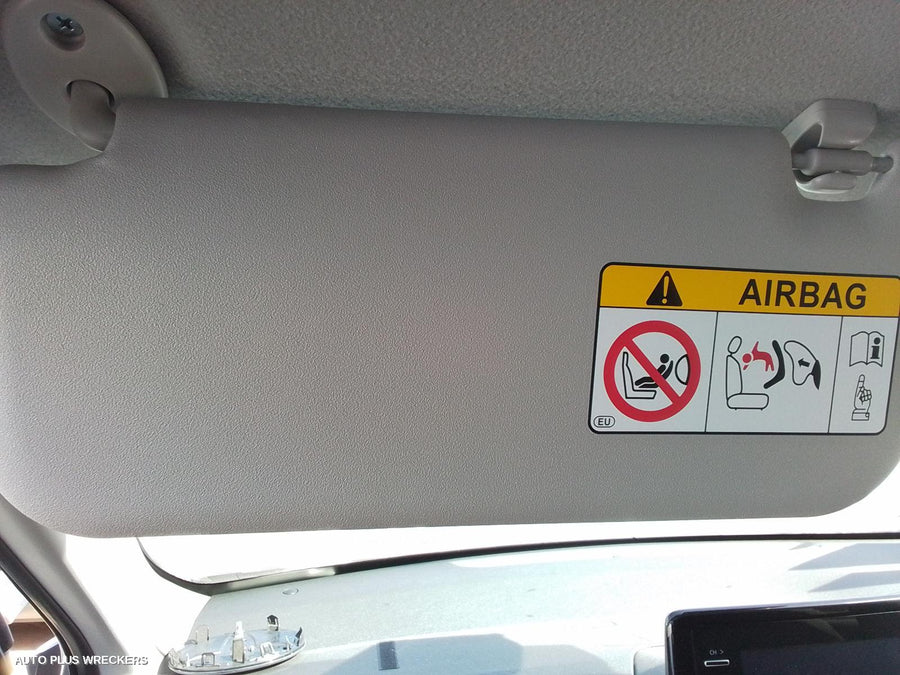 2022 Toyota Yaris Cross Sunvisor