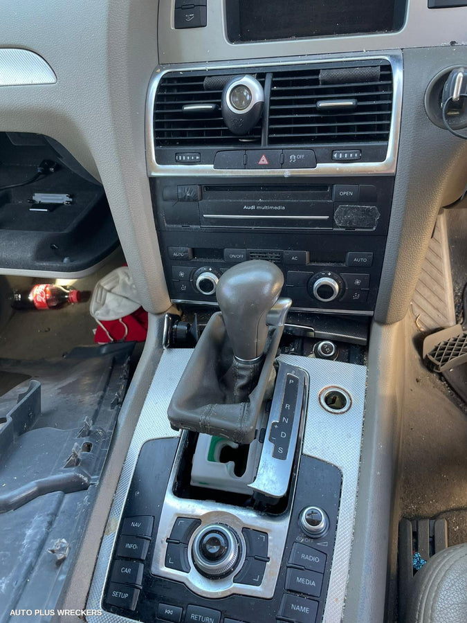 2011 Audi Q7 Left Taillight