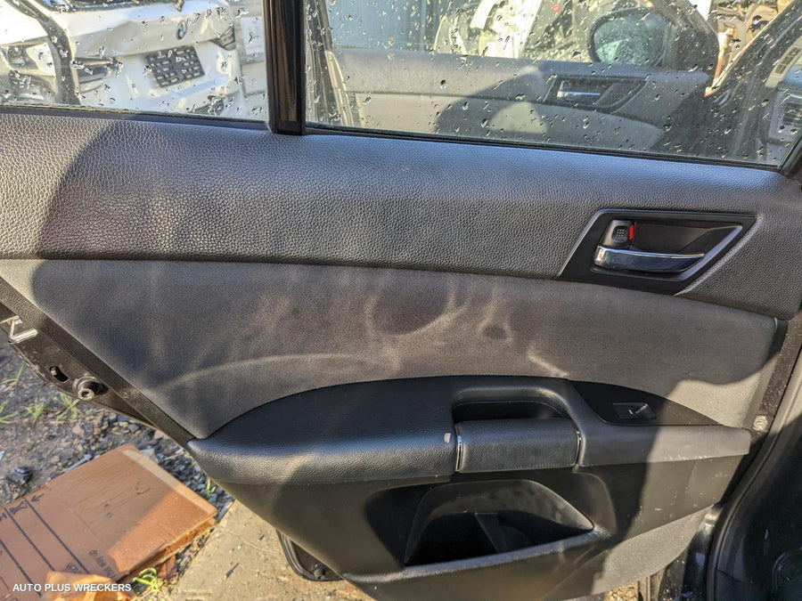 2010 Suzuki Kizashi Left Taillight