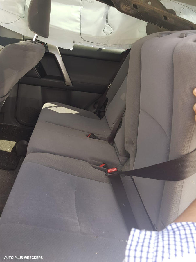 2013 Toyota Prado Right Rear Door Window