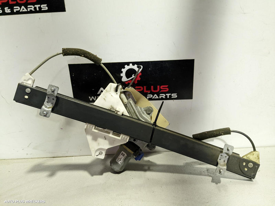 2012 HOLDEN CAPTIVA RIGHT FRONT WINDOW REG MOTOR