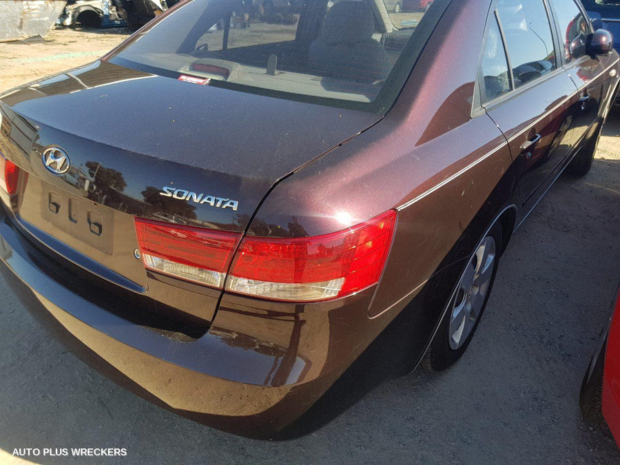 2006 Hyundai Sonata Left Front Door