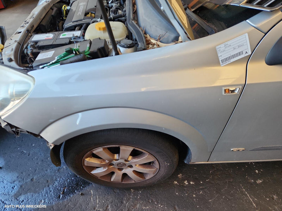 2004-2009 Holden Astra Left Guard
