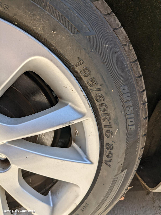 2013 NISSAN PULSAR LEFT FRONT DOOR