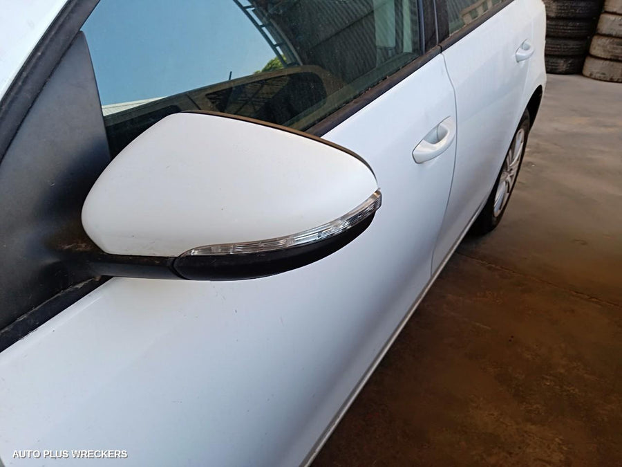2011 Volkswagen Golf Right Front Door Window