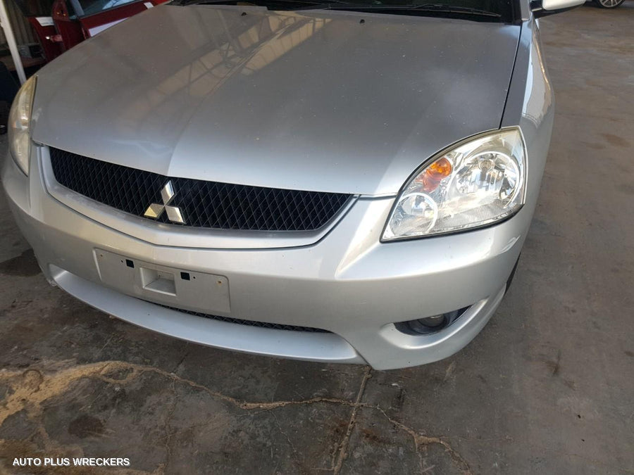 2006 Mitsubishi 380 A C Condenser