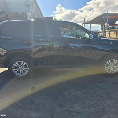 2012-2015 Mitsubishi Outlander Front Seat