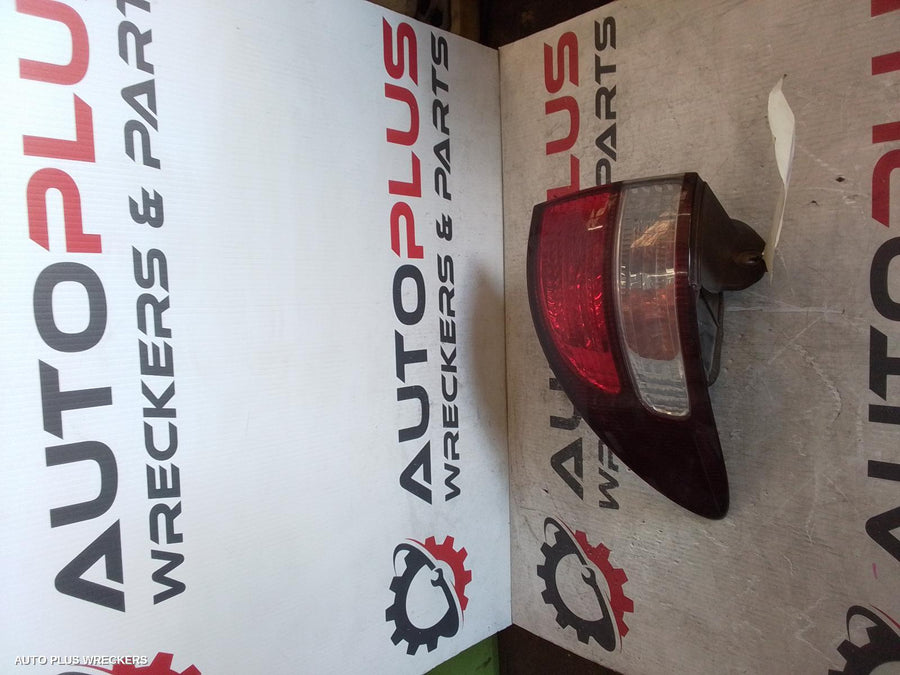 2000-2003 Toyota Tarago Right Taillight