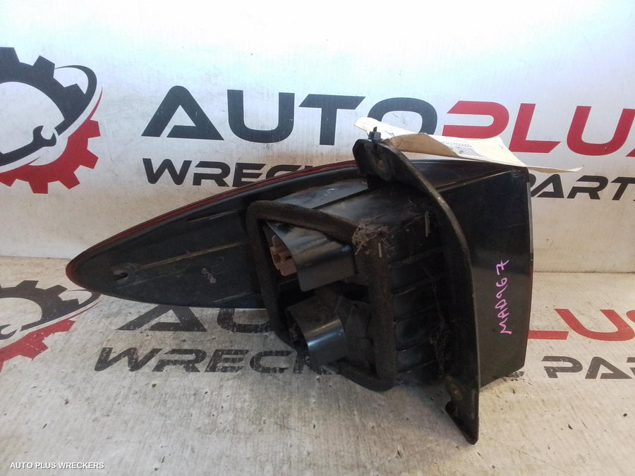 2000-2003 Toyota Tarago Right Taillight
