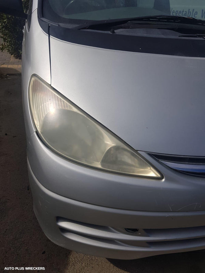 2000-2003 Toyota Tarago Right Taillight