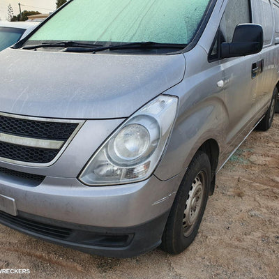 2010 Hyundai Iload/imax Bonnet