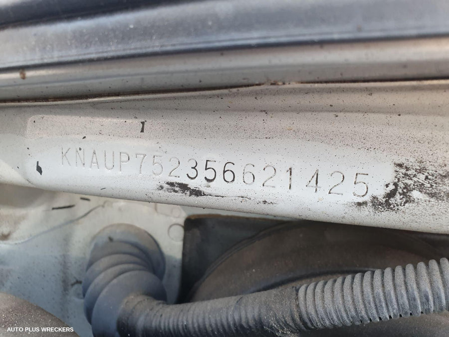 2004 Kia Carnival/grand Carnival Left Guard