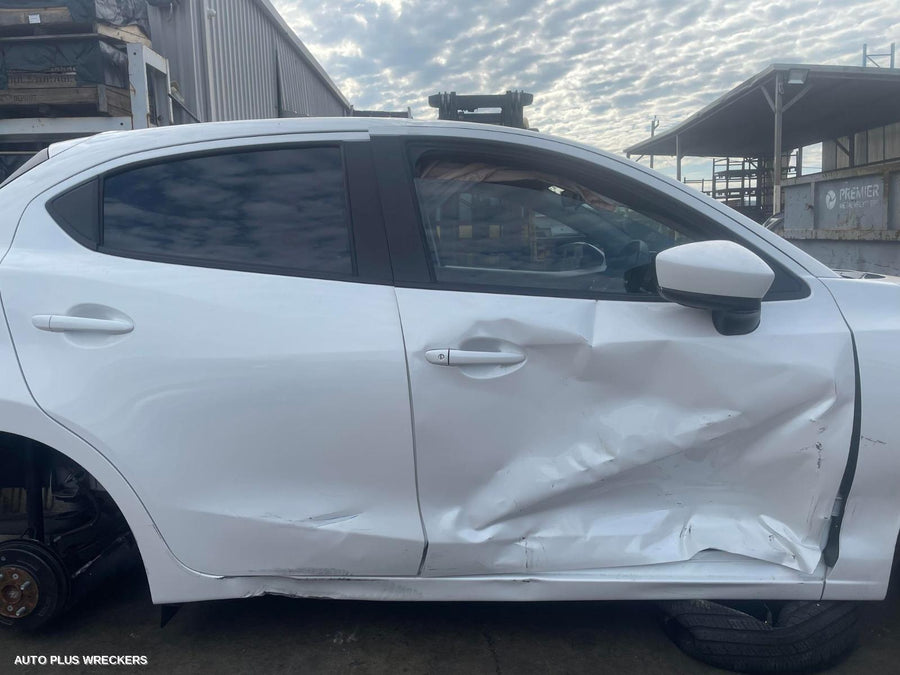 2018 Mazda 2 Left Front Door Window