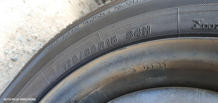 2014 Suzuki Swift Left Front Door Window