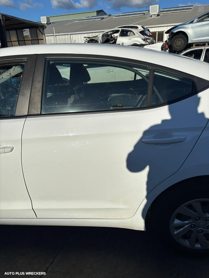 2019 Hyundai Elantra Right Front Door