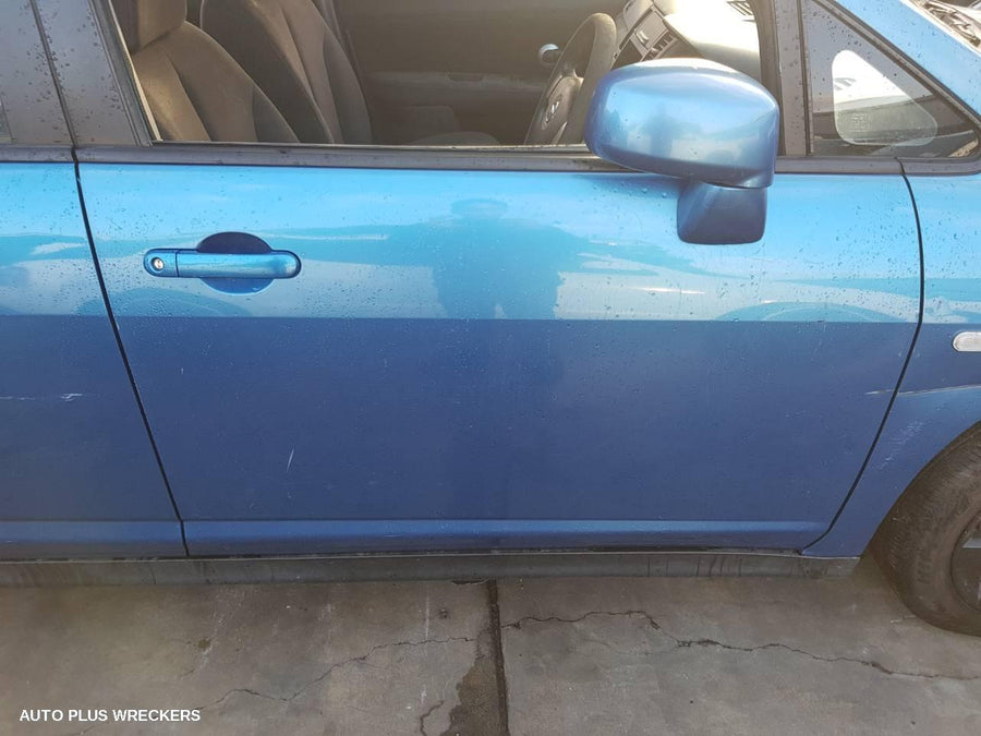 2006 Nissan Tiida Right Front Door Window