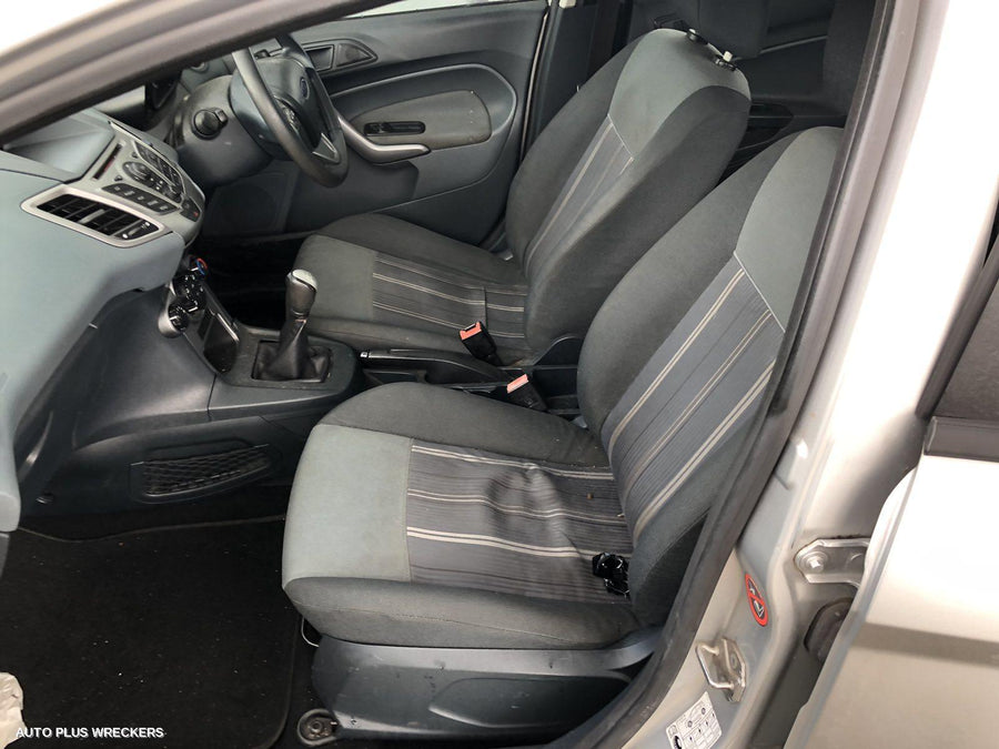 2009 Ford Fiesta Right Rear Door Window