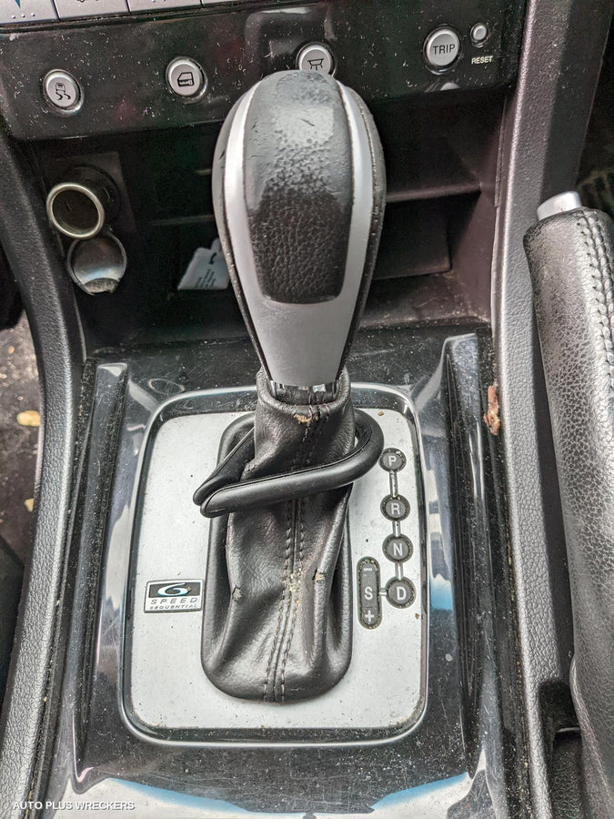 2007 FORD FAIRLANE LEFT FRONT DOOR