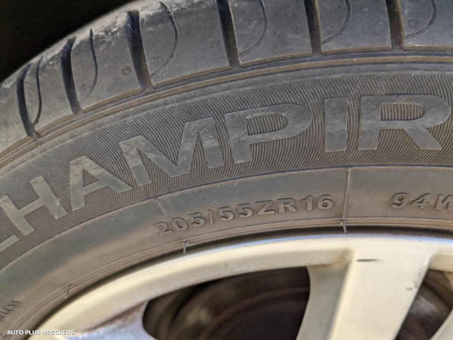 2009 Volkswagen Golf Right Taillight