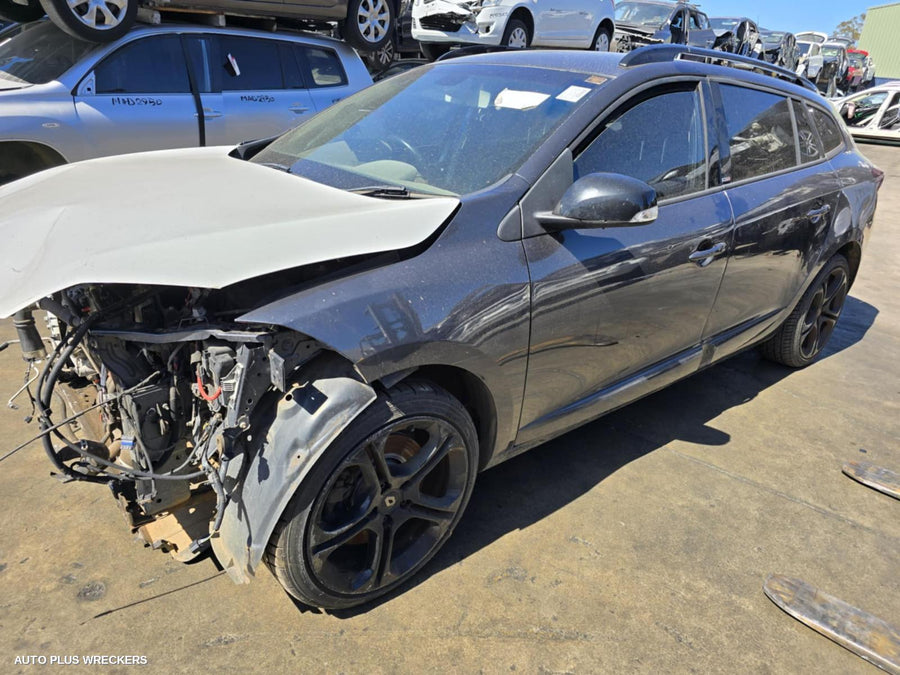 2014 Renault Megane Left Front Door Window