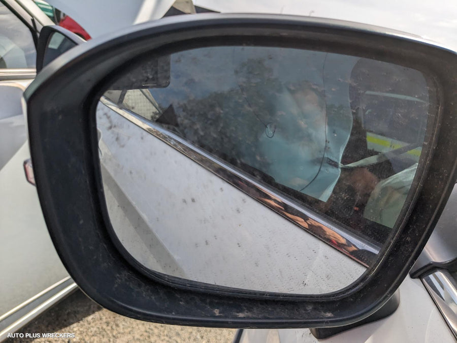 2023 Mitsubishi Outlander Right Front Window Reg Motor