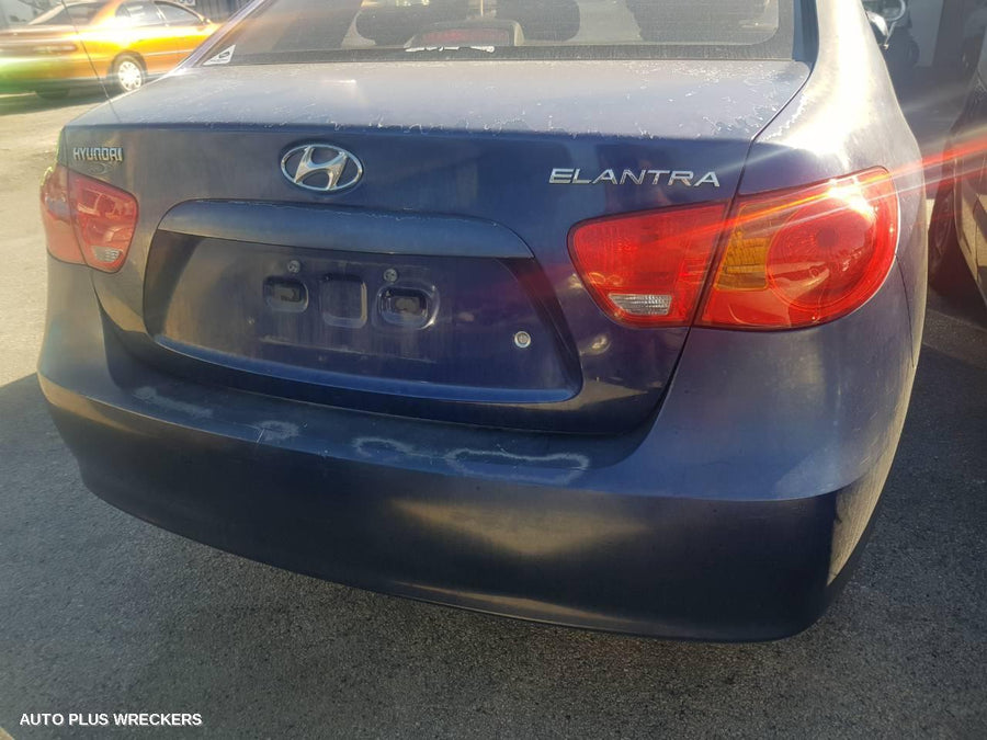 2006 Hyundai Elantra Left Taillight