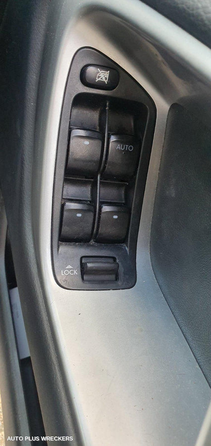 2009 Subaru Liberty Left Front Door