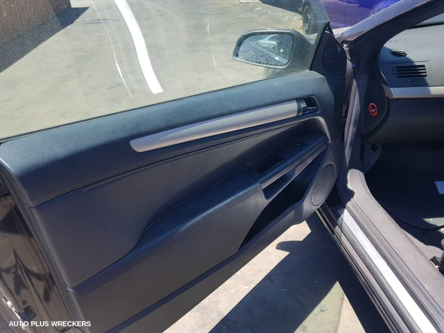 2007 Holden Astra Left Front Door
