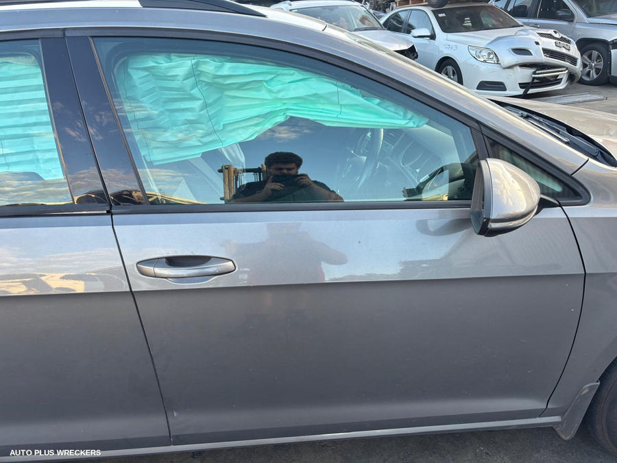 2014 Volkswagen Golf Right Headlamp