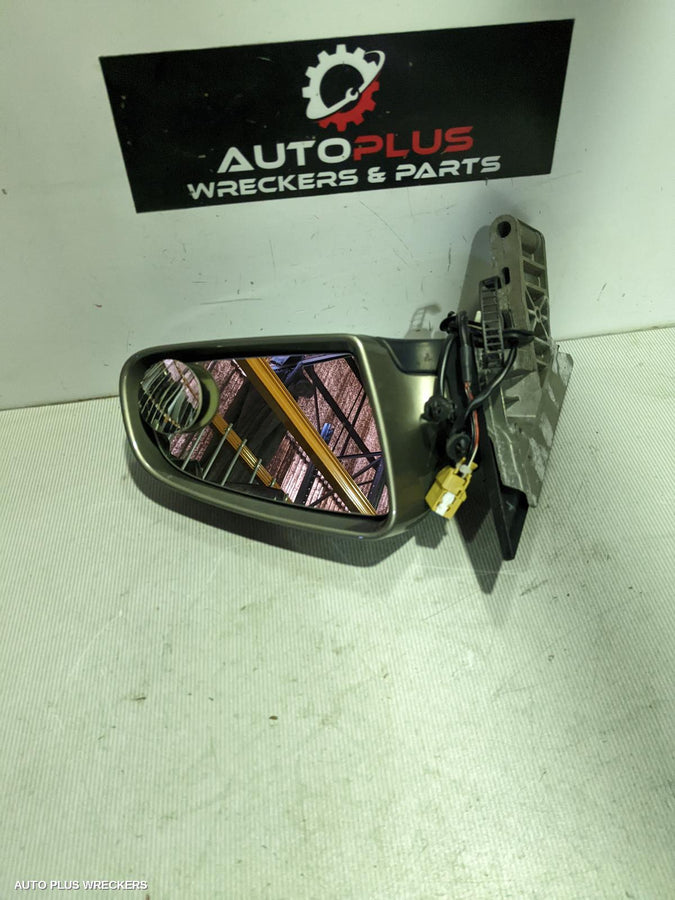 2002-2006 Audi A4 Right Door Mirror