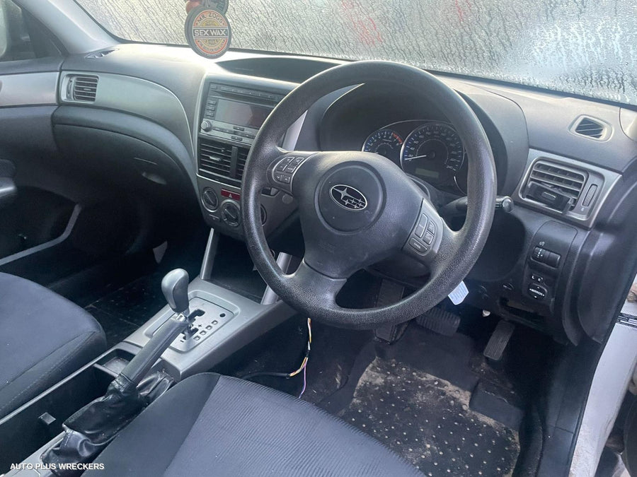 2010 Subaru Forester Left Front Door