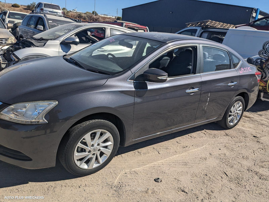 2014 Nissan Pulsar Grille
